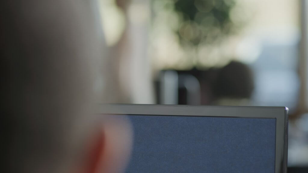 sm-c04_BAstill_B_f40